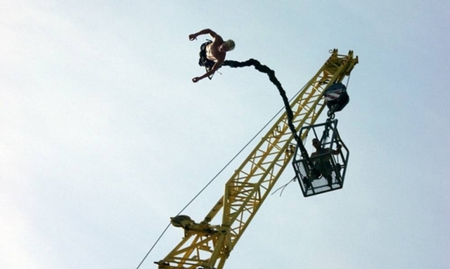 Bungee jumping Brno: Synonymum pro adrenalin i legenda, která bere dech