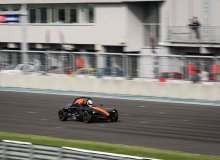 Jízda v Ariel Atom 4 na Masarykově okruhu Autodromu Brno