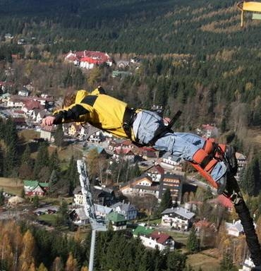 Bungee Jumping z TV věže v Harrachově