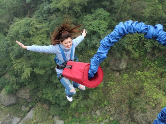 Bungee jumping Chomutov - z nejvyššího mostu v ČR