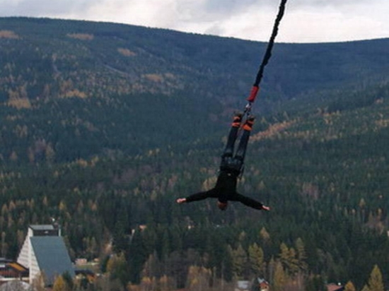 Bungee Jumping z TV věže v Harrachově