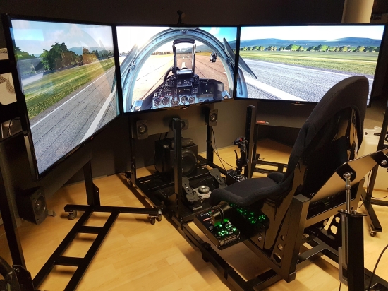 Pohyblivý letecký simulátor Brno 1.jpg