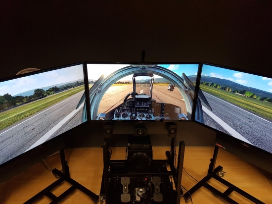 Pohyblivý letecký simulátor Brno 3.jpg