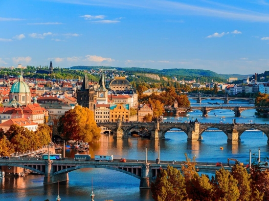 Vyhlídkový let nad historické centrum Prahy