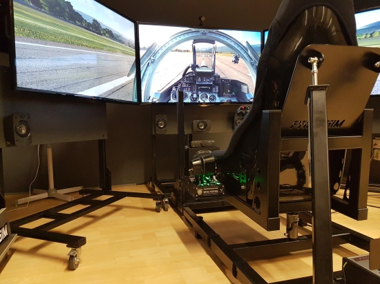 Pohyblivý letecký simulátor Brno 4.jpg