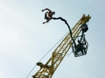 bungee jumping z jeřábu2.jpg
